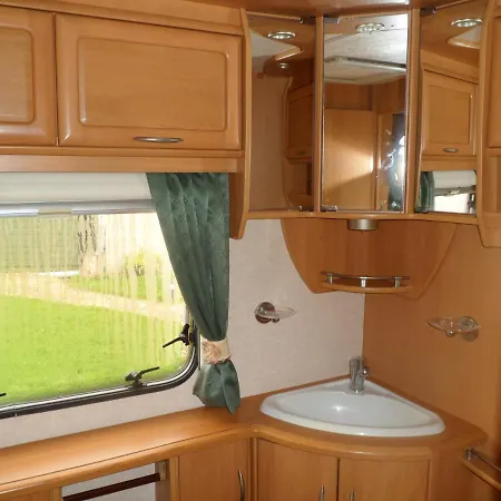 Kemping Midsummer Touring Caravan *