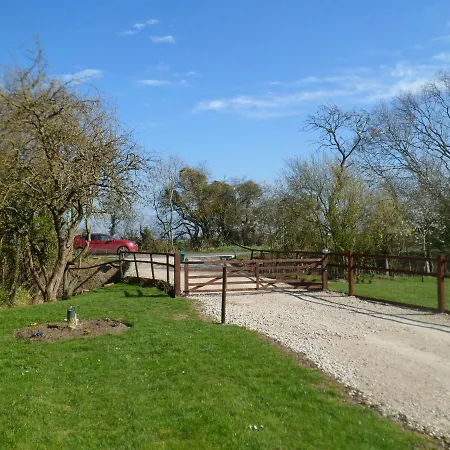 Parque de Campismo Midsummer Touring Caravan *